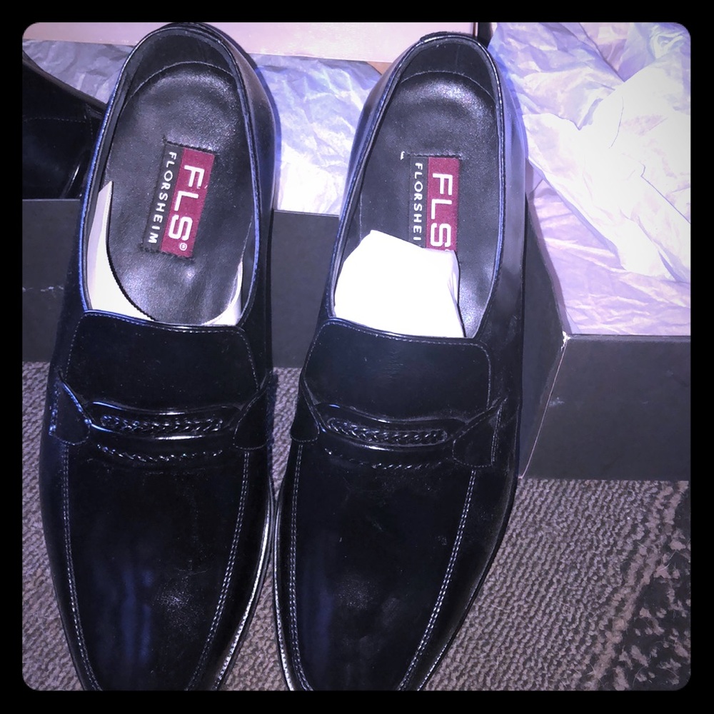 BRAND NEW FLORSHEIM SHOES